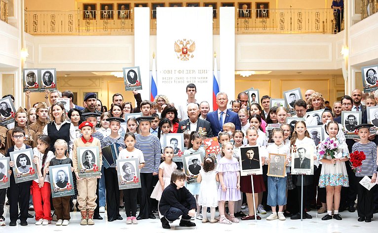 В Совете Федерации в преддверии Дня памяти и скорби состоялось торжественное открытие выставки «Память поколений»