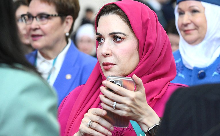 Пленарная сессия трека «Женский взгляд» пятнадцатого Международного экономического форума «Россия – Исламский мир:KazanForum 2024»