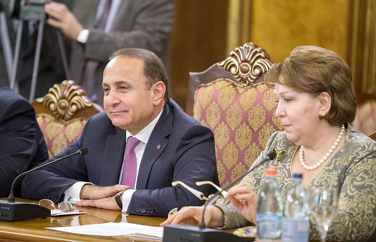 Председатель СФ В. Матвиенко встретилась с Премьер-министром Армении О. Абраамяном
