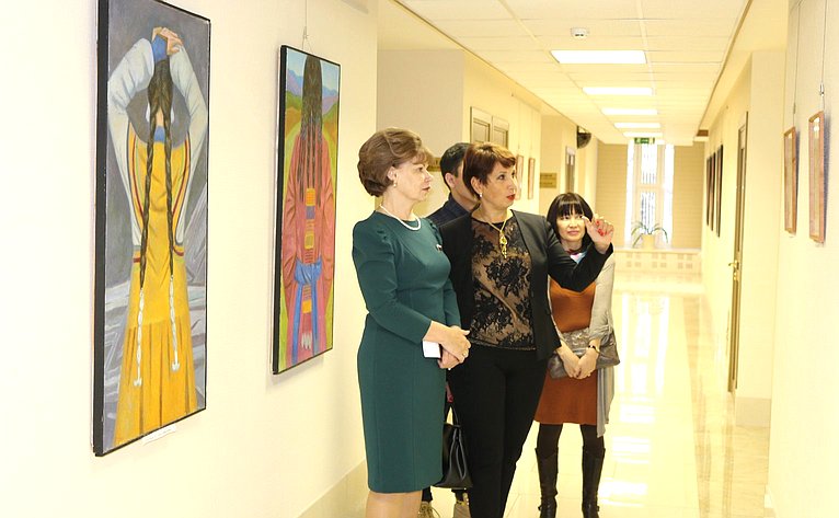 Т. Гигель открыла выставку Республики Алтай в Совете Федерации