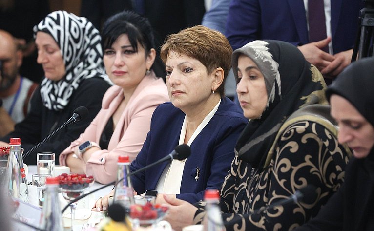 Валентина Матвиенко провела в Каспийске (Дагестан) встречу с матерями участников специальной военной операции