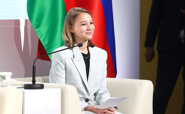 Встреча Председателя СФ Валентины Матвиенко и Председателя Совета Республики Национального собрания Республики Беларусь Натальи Кочановой с представителями молодежи России и Беларуси