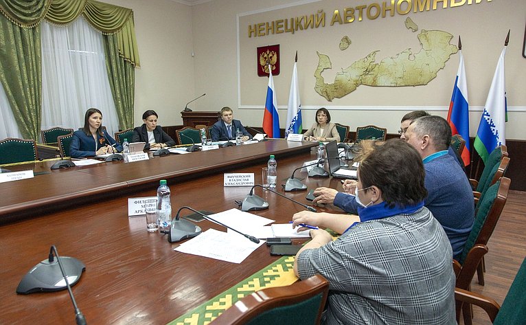Денис Гусев принял участие во встрече в Нарьян-Маре, на которой обсуждалась программа «Арктический гектар»