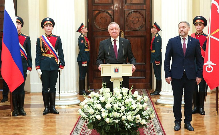 Церемония вручения знаков отличия «Почетный гражданин Санкт-Петербурга» в Мариинском дворце