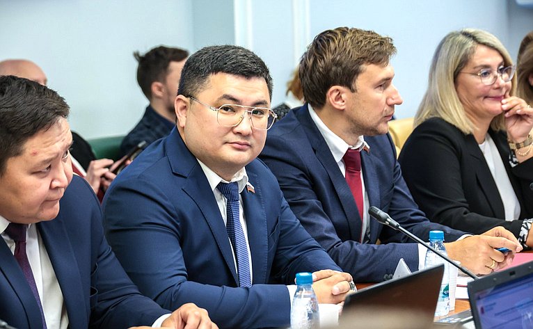 Борис Хачиров
