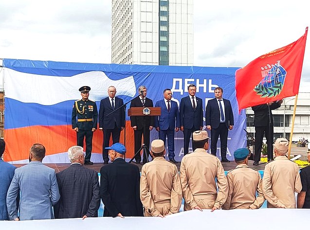 Сергей Рябухин в Ульяновской области принял участие в мероприятиях, посвященных Дню государственного флага России