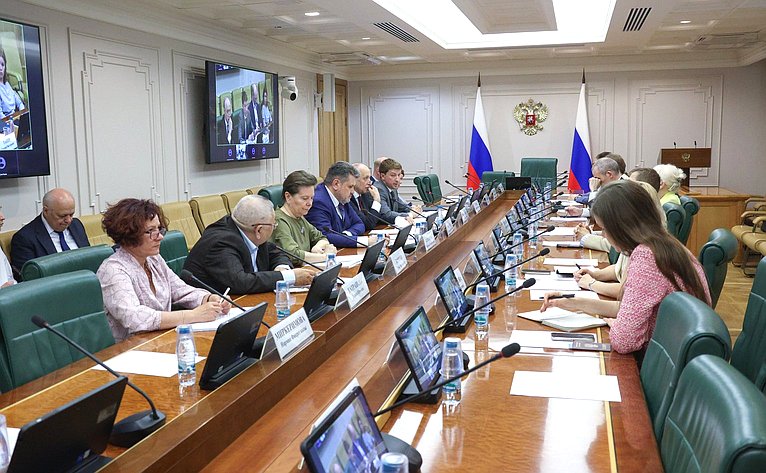 Совещание Комитета Совета Федерации по экономической политике совместно с Комитетом Совета Федерации по аграрно-продовольственной политике и природопользованию