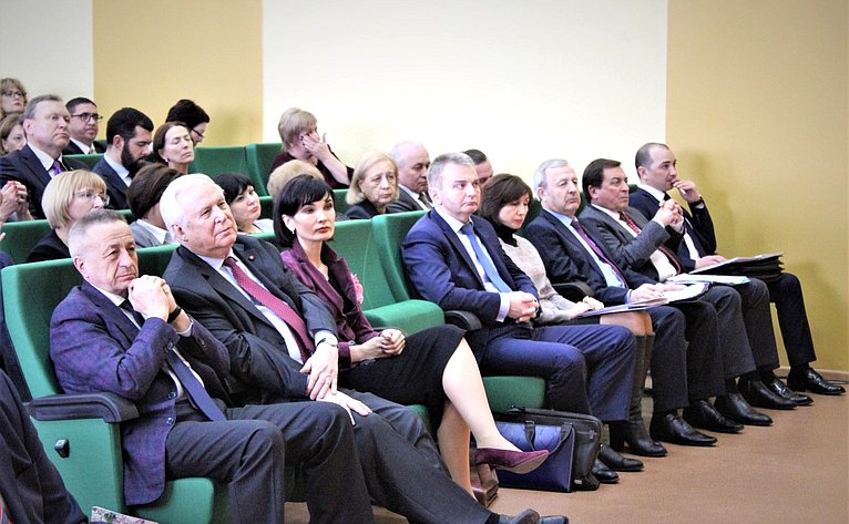 Выездные «парламентские слушания» Комитета СФ по социальной политике в Белгородской области