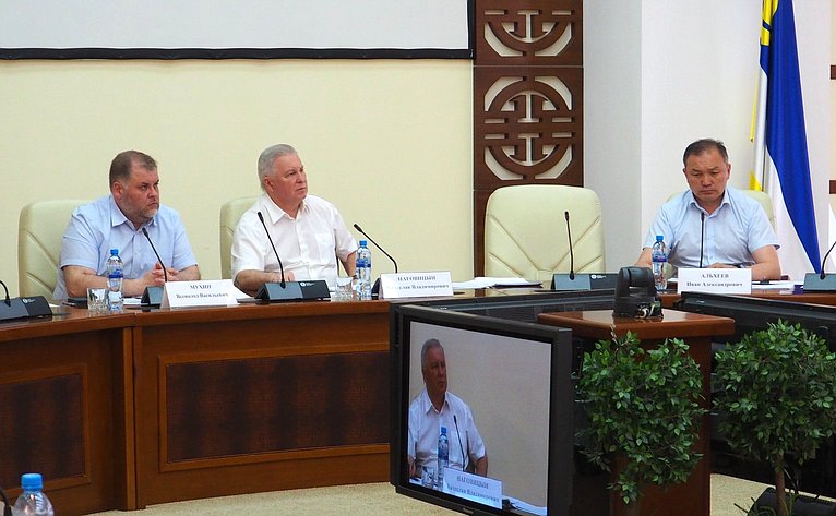 Вячеслав Наговицын обсудил планы по строительству и модернизации социально значимых объектов Бурятии в рамках выполнения Постановления СФ