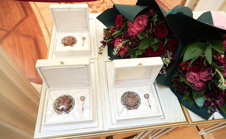Церемония вручения знаков отличия «Почетный гражданин Санкт-Петербурга» в Мариинском дворце