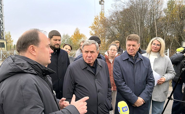 Сенаторы осмотрели площадки, отведенные под реализацию проектов комплексного развития территории и Церковь Иоанна Предтечи в Толчкове