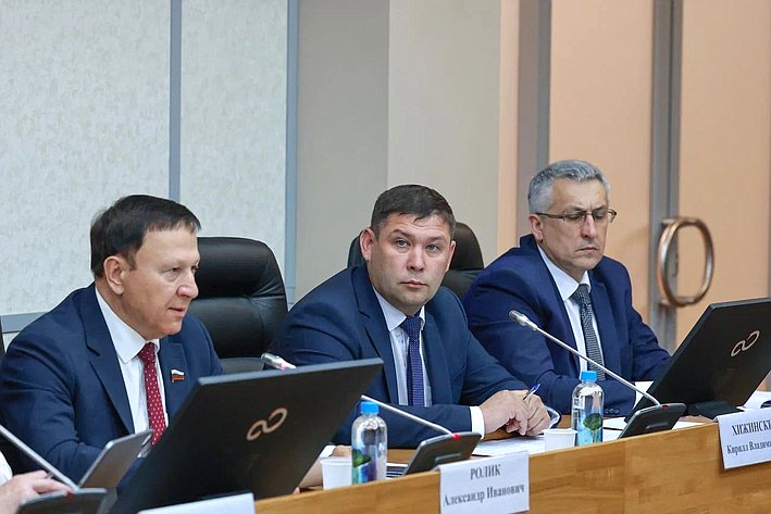 Александр Ролик во Владивостоке принял участие в совещании, посвященном перспективам развития сельского хозяйства на Дальнем Востоке и в Арктике