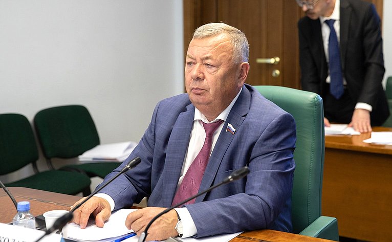 Вадим Николаев