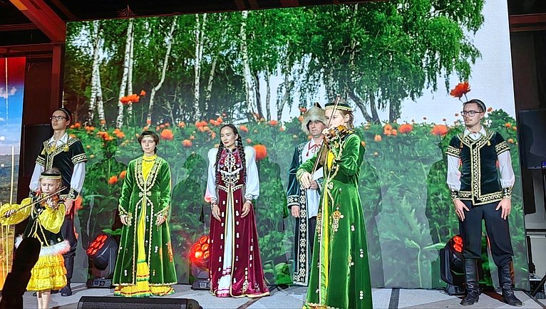 Лилия Гумерова приняла участие в торжественной церемонии награждения победителей конкурса в номинации «Золотая семья»