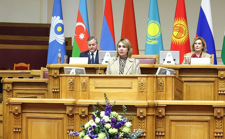 Пленарное заседание III Международного форума «Содружество моды»