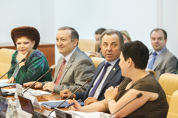 Заседание комитета СФ по социальной политике