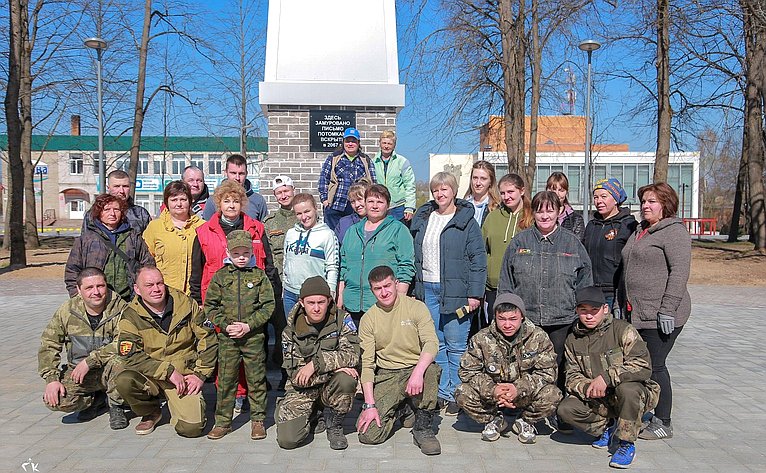 Ирина Кожанова вместе с волонтерами провела «День добрых дел» на территории Велижского района