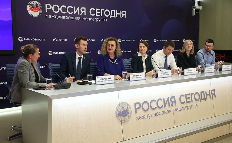В пресс-центре МИА «Россия сегодня» член Комитета СФ по аграрно-продовольственной политике и природопользованию Ольга Епифанова приняла участие в пресс-конференции, посвященной результатам Всероссийского конкурса молодых управленцев «Лидеры села»