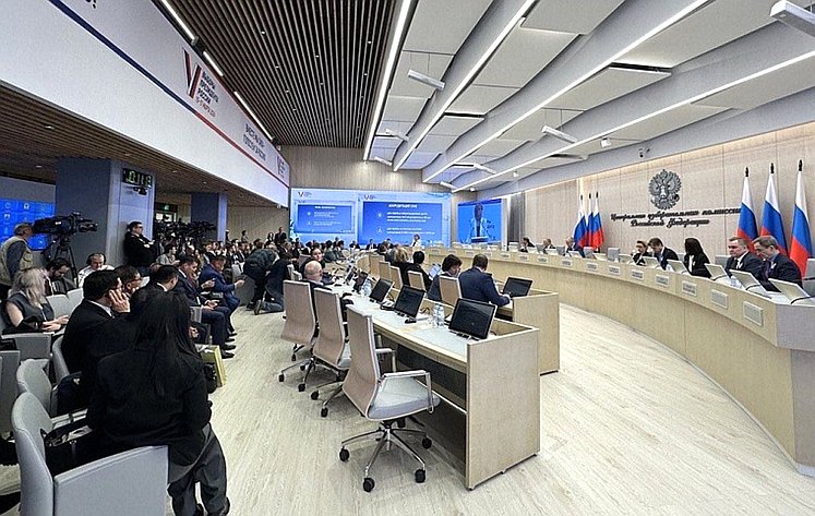 Александр Терентьев принял участие в открытии информационного центра ЦИК накануне выборов Президента РФ