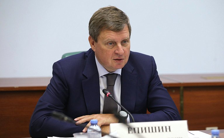 Заместитель председателя Комитета СФ по бюджету и финансовым рынкам Андрей Епишин
