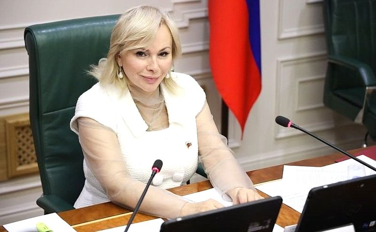 Ольга Ковитиди в преддверии Дня учителя провела прием граждан по актуальным вопросам образования