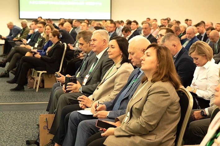Татьяна Гигель приняла участие в 24-м Петербургском международном лесопромышленном форуме