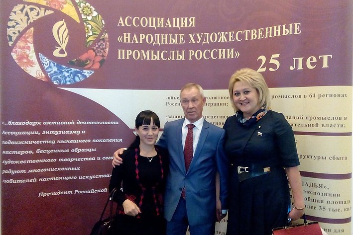 Лилия Гумерова приняла участие в открытии в Москве художественной выставки-ретроспективы «Народные художественные промыслы: вчера, сегодня, завтра