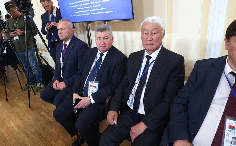 Встреча Председателя СФ Валентины Матвиенко и Председателя Совета Республики Национального собрания Республики Беларусь Натальи Кочановой с руководителями органов государственной власти субъектов Российской Федерации и регионов Республики Беларусь
