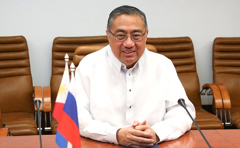 Чрезвычайный и Полномочный Посол Республики Филиппины в РФ Карлос Д. Соррета