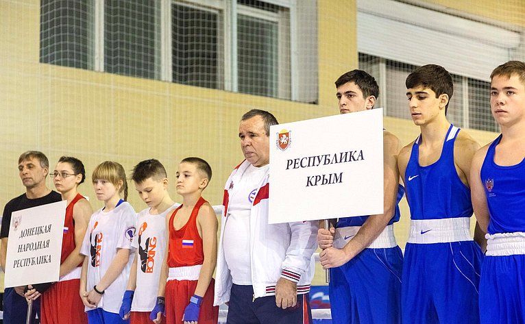 Денис Гусев в рамках работы в регионе принял участие в проведении турнира по боксу на Кубок губернатора Ненецкого автономного округа