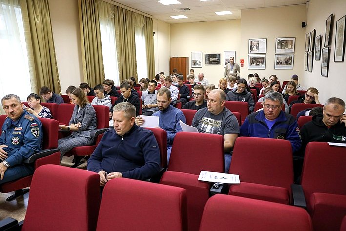 Денис Гусев принял участие во всероссийской патриотической акции «Диктант Победы-2022»