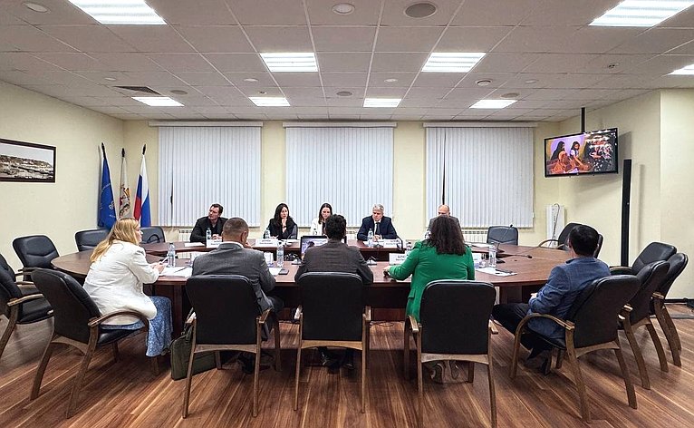 Рабочая встреча Ольги Щетининой и Елены Дягилевой с представителями министерства промышленности, торговли и предпринимательства Нижегородской области, областной Торгово-промышленной палаты и бизнес-сообщества