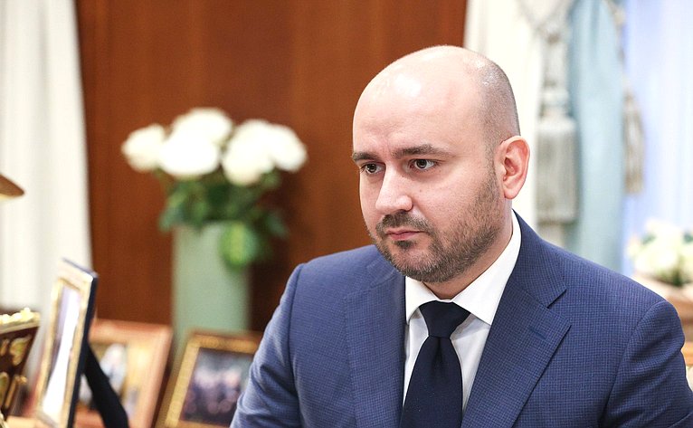 Валентина Матвиенко провела встречу с губернатором Самарской области Вячеславом Федорищевым
