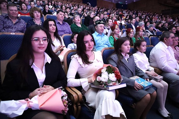 Айрат Гибатдинов принял участие в торжественных мероприятиях по случаю старта Года семьи в Ульяновской области