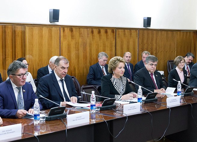 Официальный визит делегации Совета Федерации во главе с В. Матвиенко в Киргизию встреча с премьер-министром