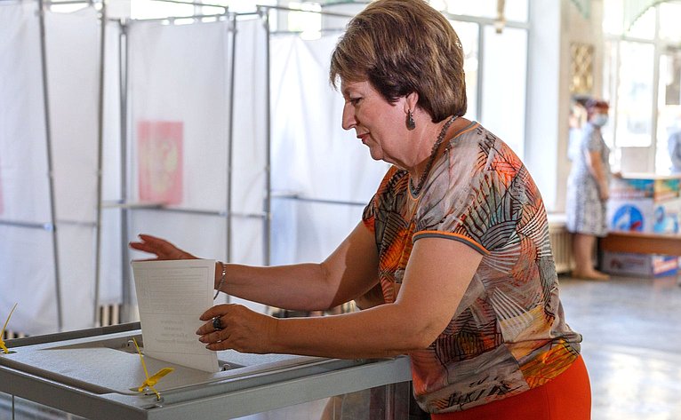 Екатерина Алтабаева проголосовала за поправки в Конституцию России