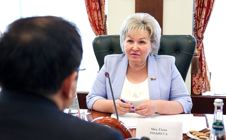 Елена Писарева