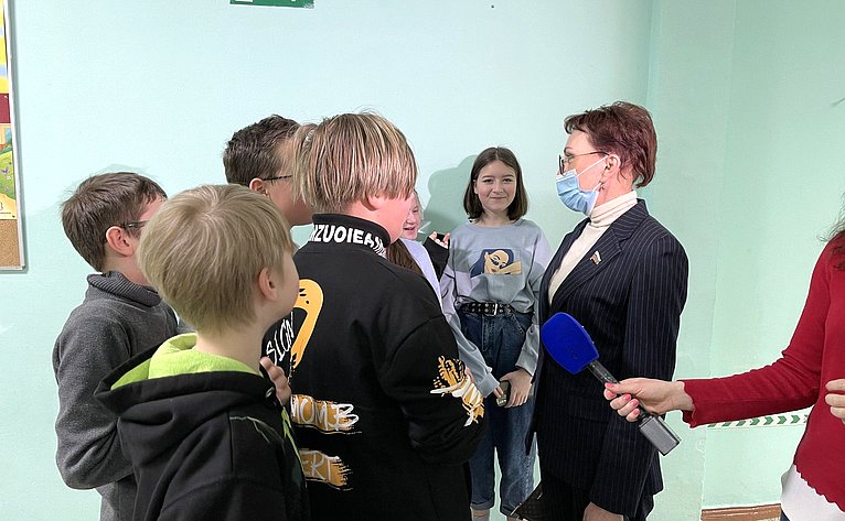 Татьяна Кусайко посетила среднюю школу в городе Апатиты