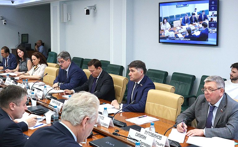 Совещание на тему «Использование потенциала Северного морского пути в современных условиях»