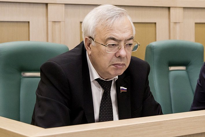Владимир Бочков на 358 заседании Совета Федерации