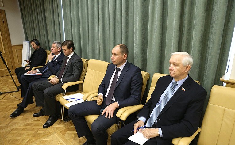 Встреча сенаторов Российской Федерации с Министром транспорта РФ Виталием Савельевым в формате «Открытого диалога»