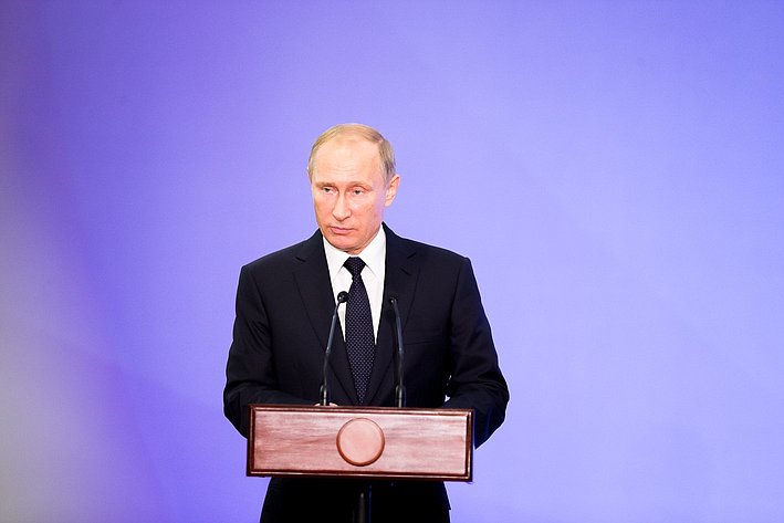 В. Путин В пленарном заседании Второго форума регионов России и Беларуси приняли участие Президенты двух стран