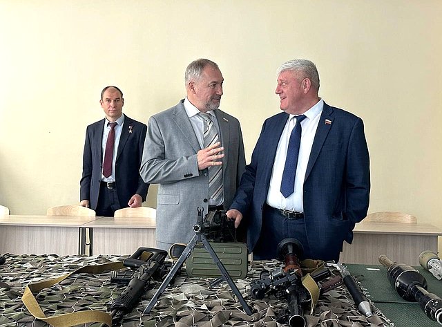 В рамках выездного заседания Комитета СФ по обороне и безопасности сенаторы посетили Центр военно-спортивной подготовки ВОИН