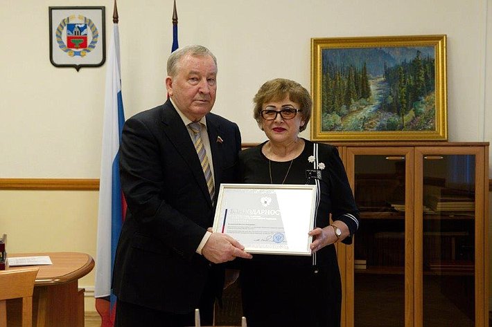 В юбилейный для Алтайского края год награды Совета Федерации получили выдающиеся жители Алейского района