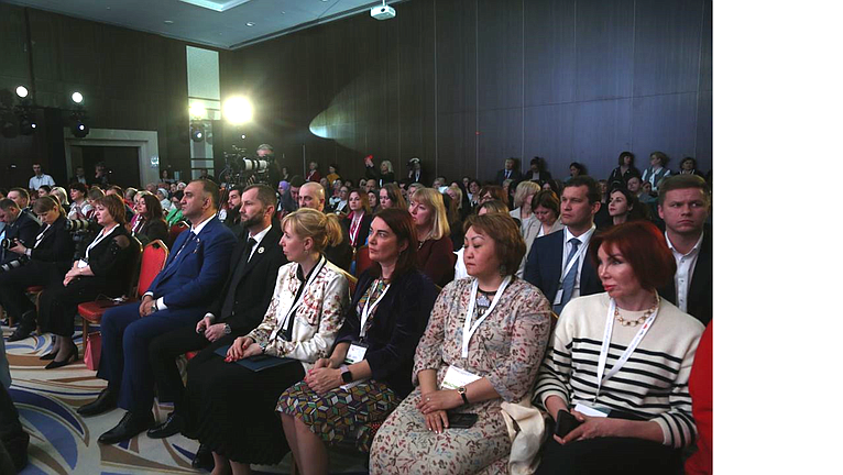 Мохмад Ахмадов принял участие в пленарном заседании Первого всероссийского форума «Инклюзивная школа. Успешность каждого ребенка» в Грозном