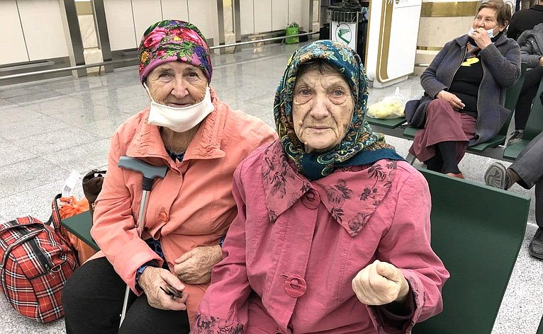 Олег Алексеев оказал содействие жительнице региона в вывозе пожилой мамы из Туркменистана