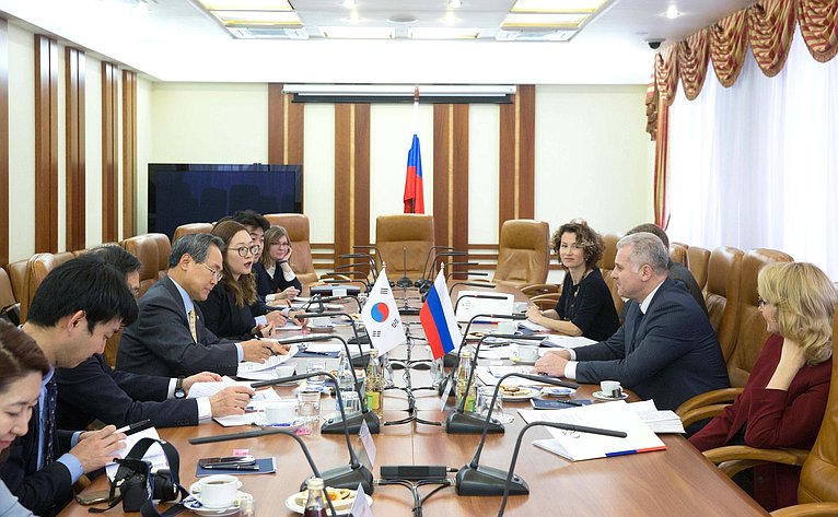 Сергей Мартынов провел встречу с Генеральным секретарем Национального собрания Кореи У Юн Кыном