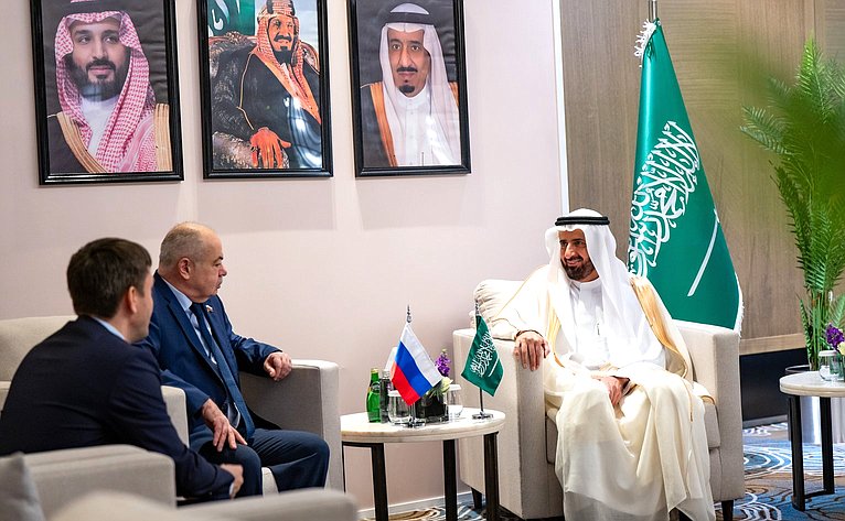 Встреча Ильяса Умаханова с Министром по делам Хаджа и Умры Королевства Саудовская Аравия Тауфиком ар-Рабиа