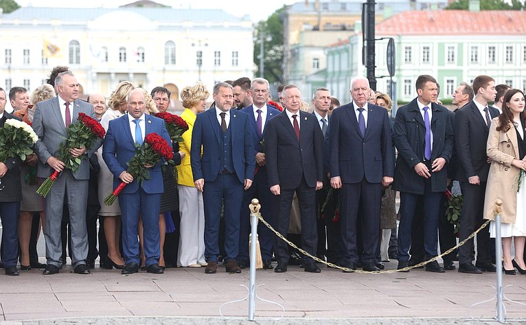 Валентина Матвиенко приняла участие в торжественных мероприятиях в честь 320-летия Санкт-Петербурга