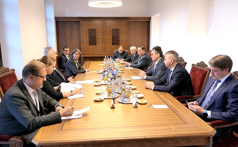 Встреча делегации Совета Федерации с заместителем Премьер-министра Венгрии Жолтом Шемьеном в Венгрию